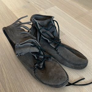 Minnetonka Ankle Booties, grey, size 8. In great shape, nearly like new.